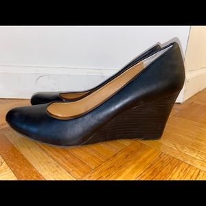 Nine West - Jazzin Almond Toe Wedges (size 10)